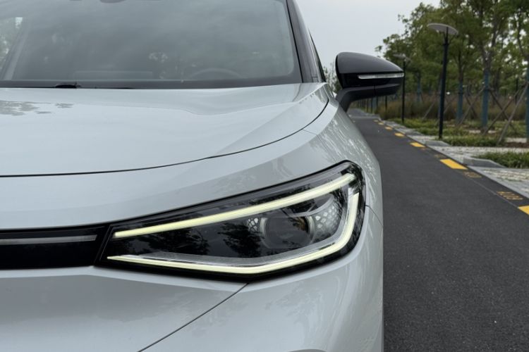 Used Volkswagen ID.4 CROZZ 2021 Long-Range PRO Two-Wheel Drive Version
