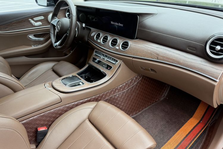 Used Mercedes-Benz E-Class 2021 E 260 L
