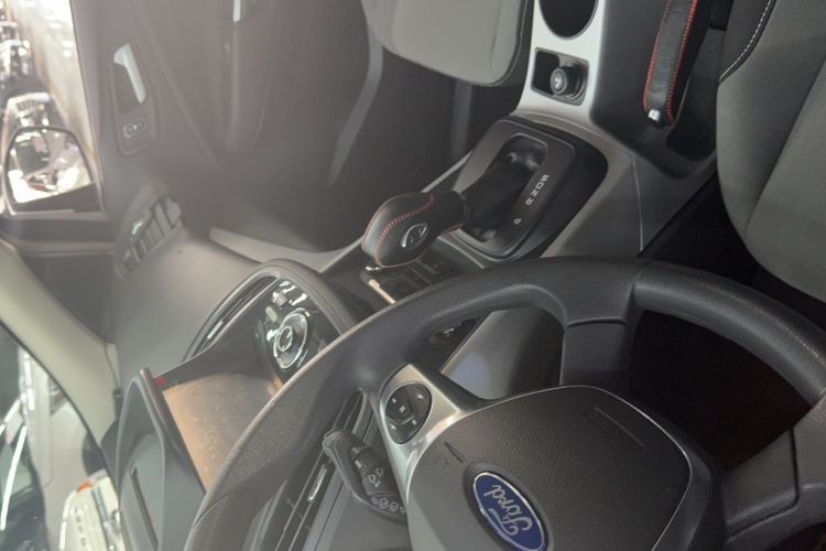 Used Ford Kuga 2015 1.5L GTDi Two-Wheel-Drive Comfort Model
