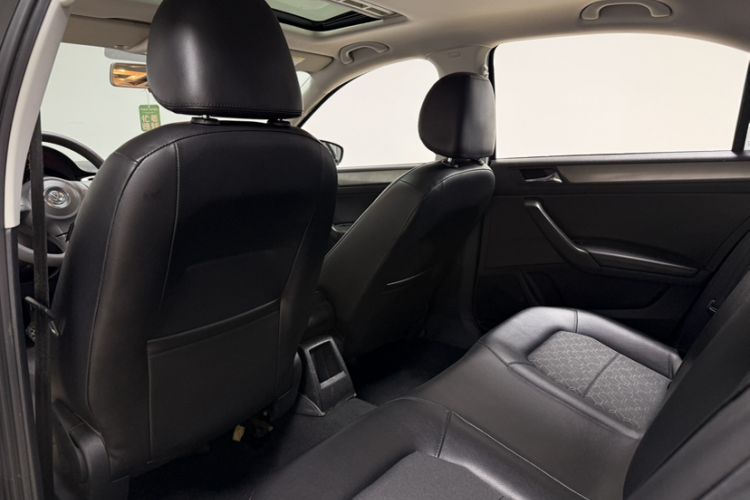 Used Volkswagen Santana 2015 1.6L Manual Comfort Edition
