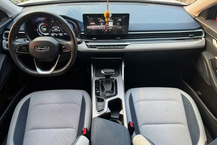 Used Geely Auto Emgrand 2022 4th Generation 1.5L CVT Flagship Model
