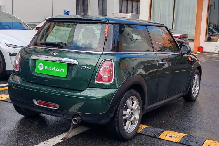 Used  MINI 2011 1.6L ONE
