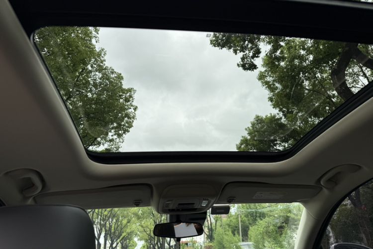 Used Buick Envision 2022 Encore S 552T Two-Wheel-Drive Luxury Model
