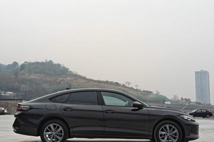 Used Volkswagen Lamando 
