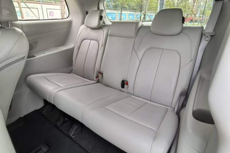 Used Buick GL8 2023 ES Lu Zun Deluxe and Yue Edition
