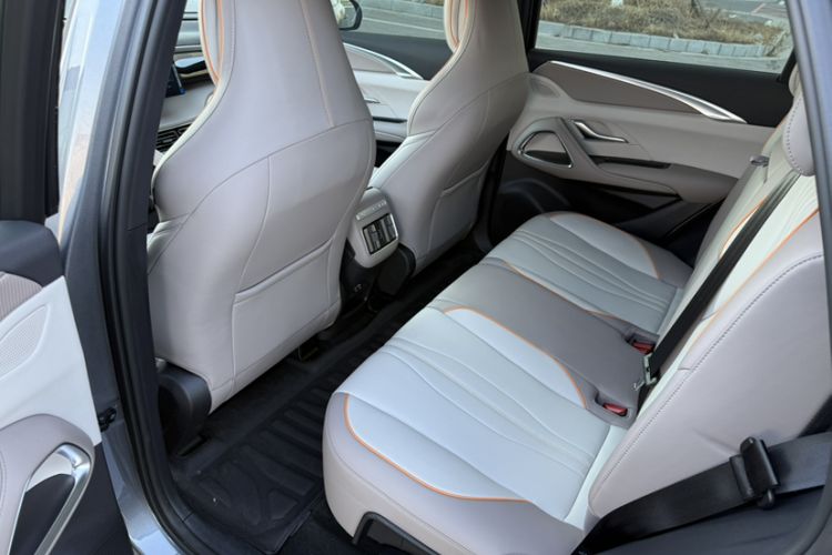 Used BYD Song Pro New Energy 2024 HONOR Edition DM-i 71KM Navigation Model
