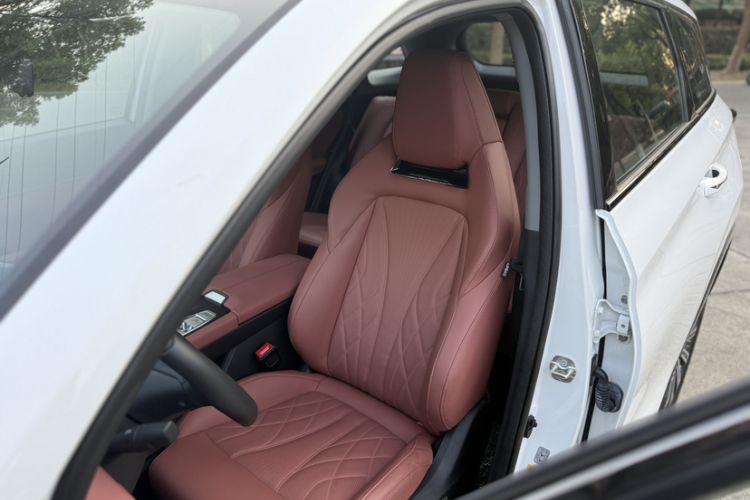 Used Changan CS75 PLUS 2024 3rd Generation Champion Edition 1.5T Intelligent Drive Dynamic Model
