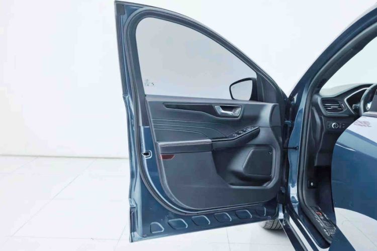 Used Ford Escape 2020 EcoBoost 245 Two-Wheel-Drive Titanium Edition
