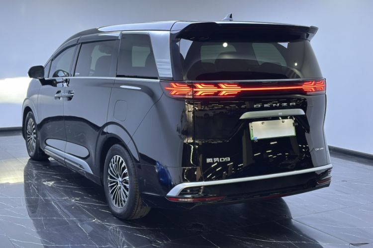 Used Denza D9 2022 DM-i 970 Four-Wheel Drive Flagship Model
