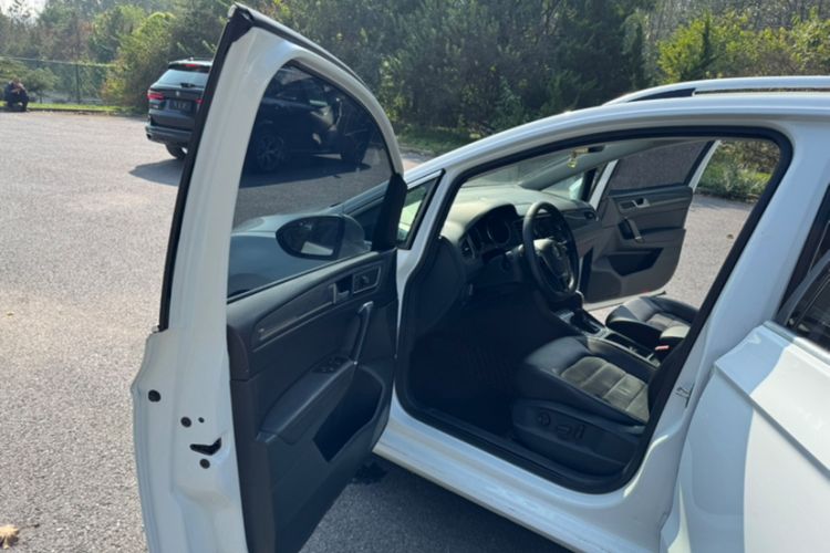 Used Volkswagen Golf Sportsvan 2018 280TSI Automatic Luxury Model
