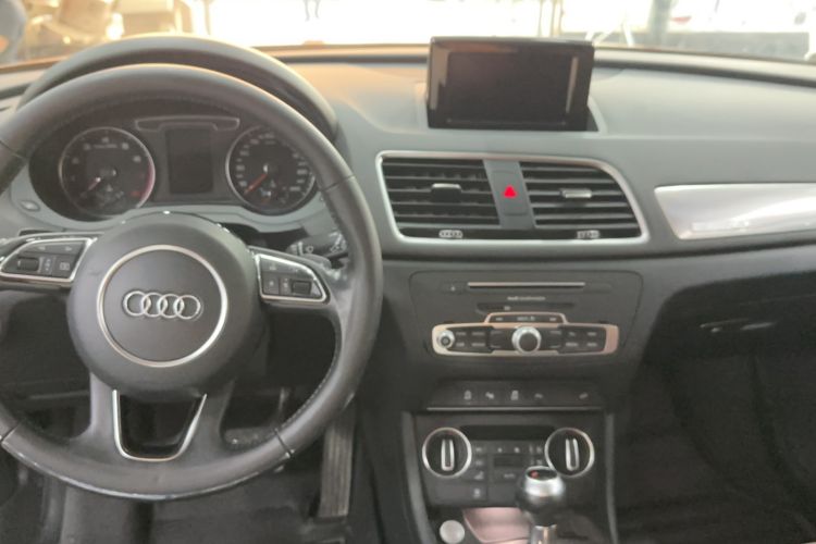 Used Audi Q3 2016 35 TFSI quattro all-wheel-drive style model
