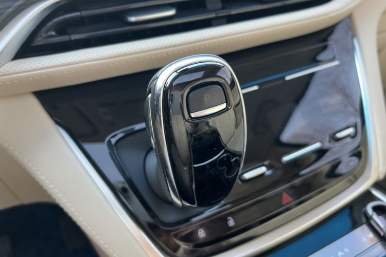 Used Buick GL8 2023 ES Lu Zun Deluxe Model
