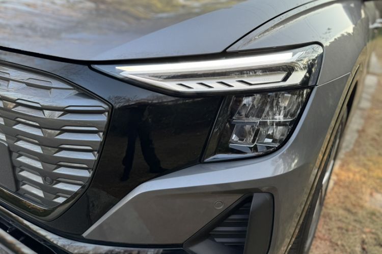 Used Audi Q5 e-tron 2023 40 e-tron Shining Edition Mecha Kit