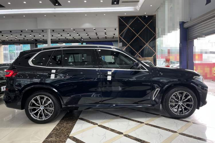 Used BMW X5 2022 Restyled xDrive 30Li Luxury Version M Sport Package