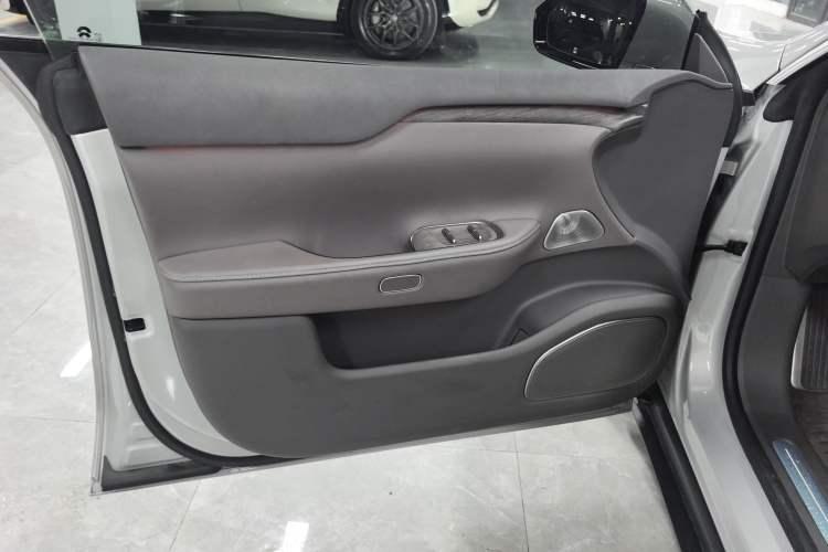 Used Nio ET7 2024 75 kWh Executive Edition
