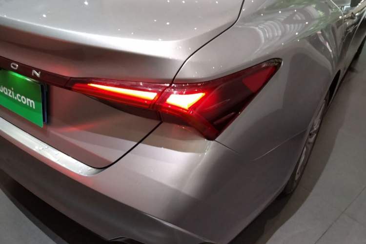 Used Toyota Avalon 2019 2.0L Ambition Edition China VI
