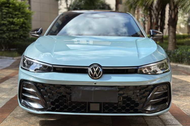 Used Volkswagen Passat 2025 Pro 380TSI Starry Dragon Luxury Edition
