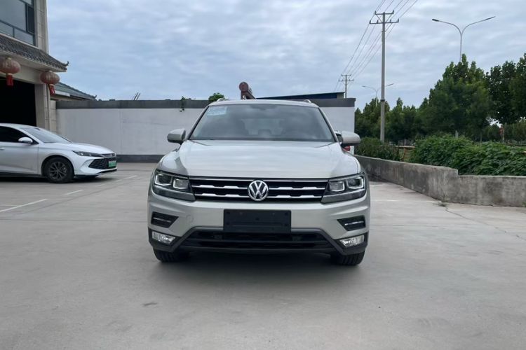 Used Volkswagen Tiguan L 2019 Revised 330TSI Automatic Two-Wheel Drive Smart & Luxury Edition China VI Standard
