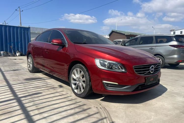 Used Volvo S60 2015 S60L 2.0T Zhiyuan Edition

