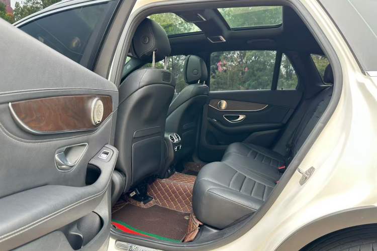 Used Mercedes-Benz GLC 2019 GLC 300 L 4MATIC Luxury Model
