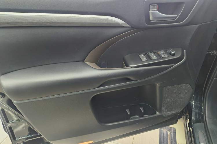 Used Toyota Highlander 2021 2.0T Four-Wheel Drive Prestige Version 7 Seats