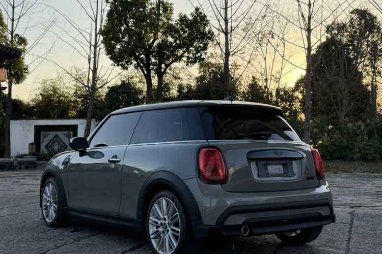 Used  MINI 2022 1.5T COOPER Classic Edition
