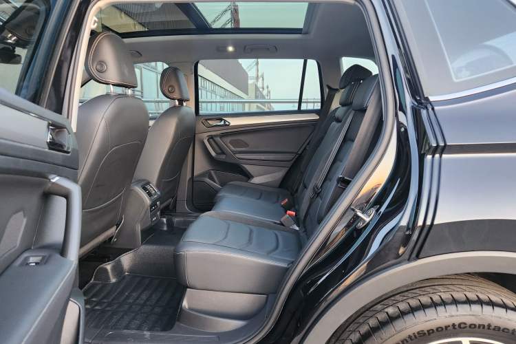 Used Volkswagen Tiguan L 2019 Revised 330TSI Automatic Two-Wheel Drive Smart & Luxury Edition China VI Standard