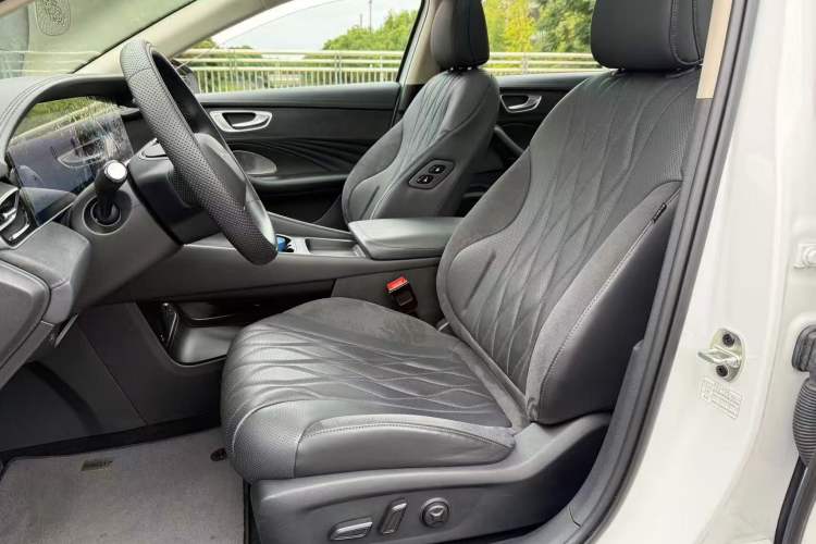 Used Roewe D7 2023 EV 510km Rear-Drive Flagship Edition
