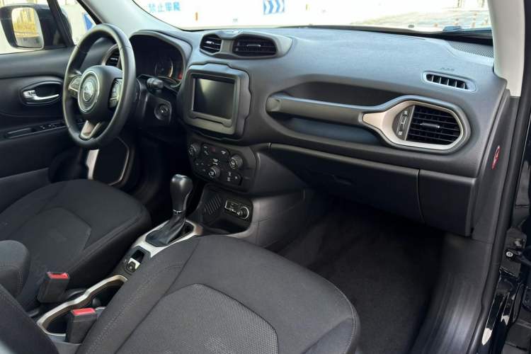 Used  Renegade 2017 180T Automatic High-Energy Version