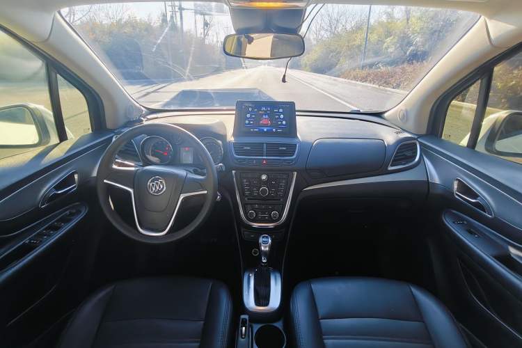 Used Buick Encore 2015 1.4T Automatic Two-Wheel Drive Urban Elite Version
