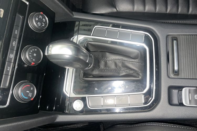 Used Volkswagen Magotan 2019 330TSI DSG Leading Model China VI Standard