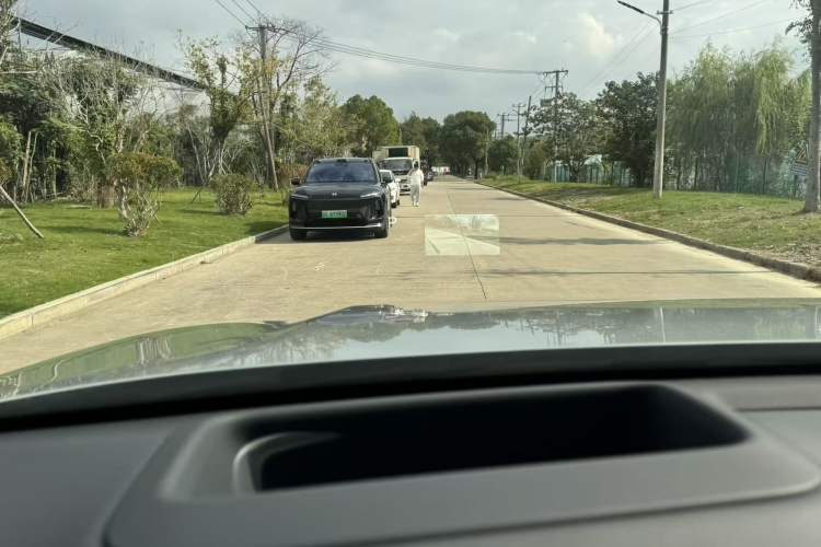 Used Li Auto L8 2023 Pro Model
