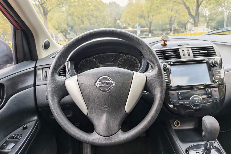 Used Nissan Tiida 2014 1.6L CVT Smart Model
