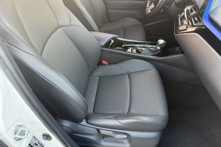 Used Toyota IZOA 2018 2.0L Yichi Version China VI Standard
