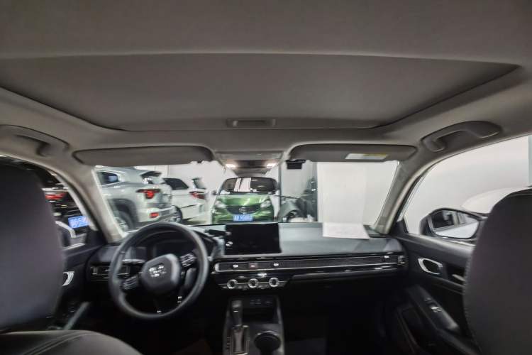 Used Honda Civic 2023 240TURBO CVT Dynamic · Center Stage Special Edition
