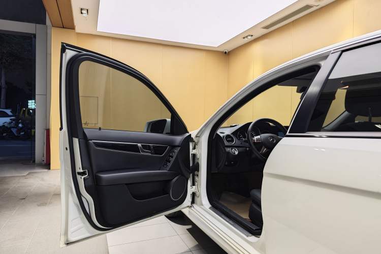 Used Mercedes-Benz C-Class 2013 C 180 Classic Grand Edition