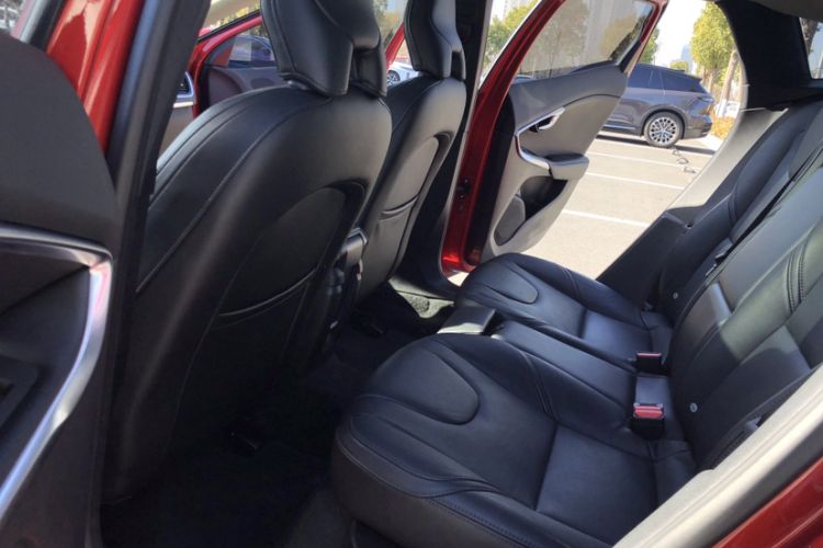 Used Volvo V40 2019 T3 Zhiyi Edition
