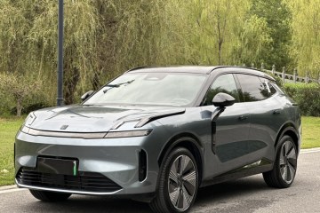 Used Lynk & Co 08 EM-P 2025 220 km All-Wheel-Drive Performance Halo