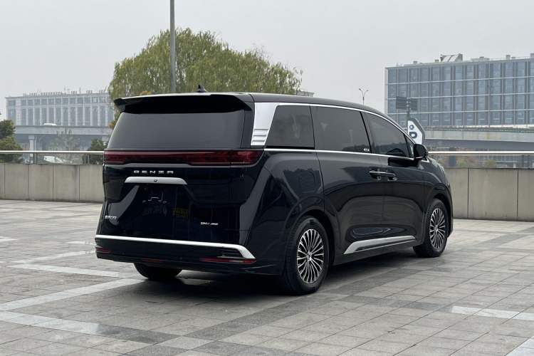 Used Denza D9 2022 DM-i 970 Four-Wheel Drive Prestige Model
