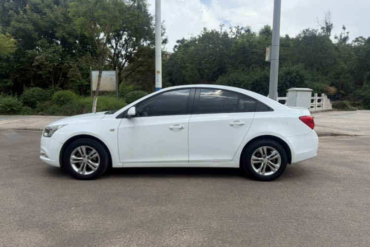 Used Chevrolet Cruze 2015 1.5L Classic SE MT