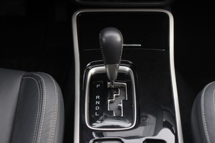 Used Mitsubishi Outlander 2019 2.4L 4x4 Zhi Xiang Edition 7 Seats China V Emission Standard