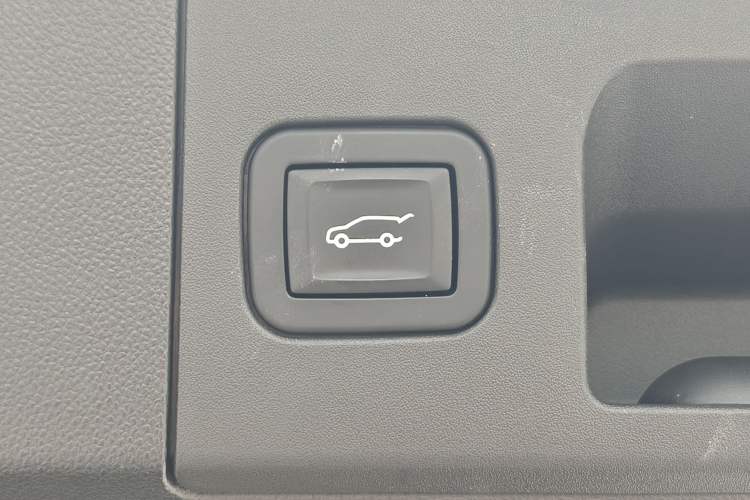 Used Cadillac XT5 2018 25T Luxury Model
