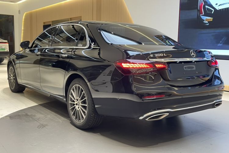 Used Mercedes-Benz E-Class 2023 Facelift E 260 L
