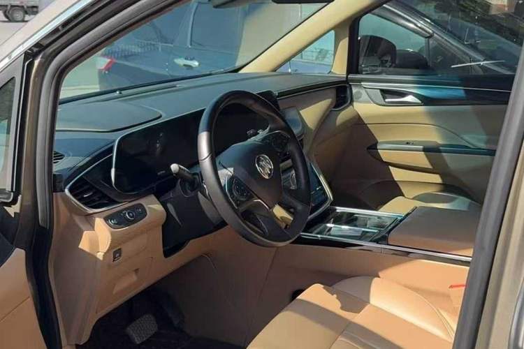 Used Buick GL8 2020 ES Land Cruiser 653T Luxury Edition
