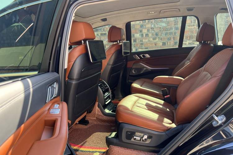 Used BMW X7 2021 xDrive40i Executive Model with M Sport Package
