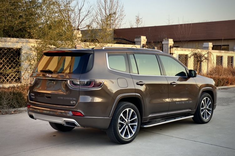 Used  Grand Commander 2018 2.0T Four-Wheel Drive Smart Enjoyment Version China V Emission Standard
