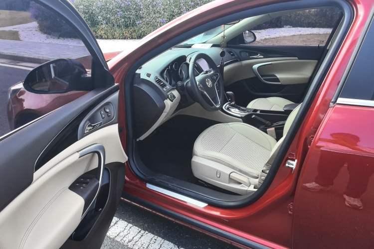 Used Buick Regal 2015 2.0L Leading Fashion Edition
