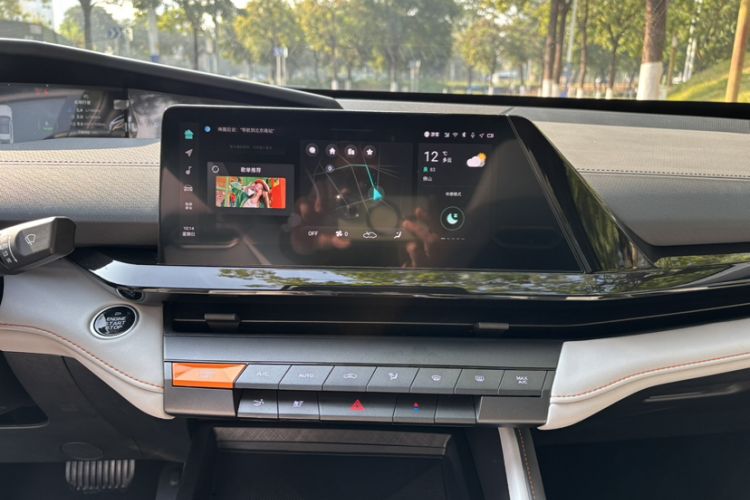 Used Changan UNI-V iDD 2024 Blue Whale Smart Electric iDD 136km ZhiKu Model