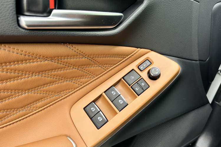 Used Toyota Avalon 2022 Dual-Engine 2.5L XLE Premium Edition
