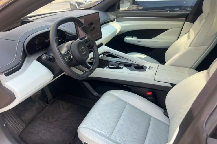 Used Zeekr 001 2025 ME Version 100 kWh All-Wheel Drive
